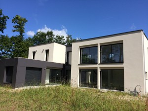 Vue façade arrière d'une maison d'architecte construite à Missillac en Loire Atlantique